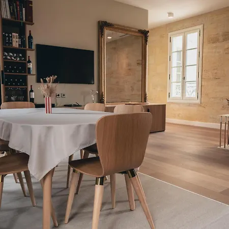 Chateau Moncets Apartament *